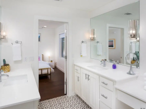 Modern 3br W/ Loft - Cozy Patio In Fenced Backyard 3 Bedroom Home