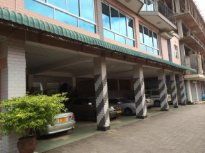 Mc-Ellys Hotel