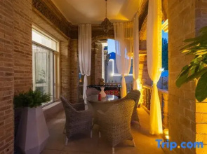 Yining Huatian Yunxuan Homestay (Kazanqi Folk Custom Tourism Area Branch)