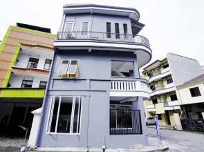F7 Residence by OYO Rooms
