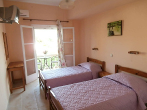 River Studios & Apartments