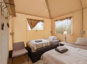 Cozy Tent Lodge in Pittem With Veranda,barbecue