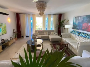 Lux Suites Hayana Palm Apartments