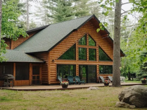 Timber Bay Lodge & Houseboats