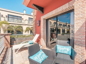 Beautiful and pet Friendly Apartment at Fishing Lodge A13