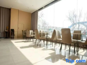 Yilai Xuzhou Suining Qingnian Road Hotel