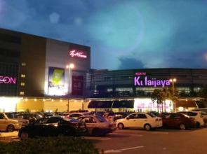 Kulai Dream Homestay 4room 16pax @near Kulai Aeon, JPO, Senai Airport, Legoland