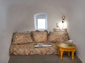 Aerie-Santorini