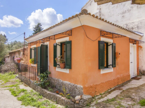 Old Barber Shop by Konnect, 1,2km from Dassia beach