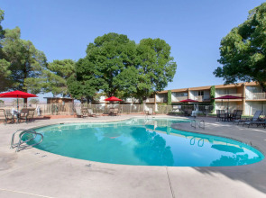 Quality Inn View of Lake Powell - Page