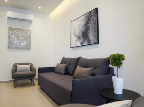 Chrystal Blue Suites Studio Apartment HERMIA