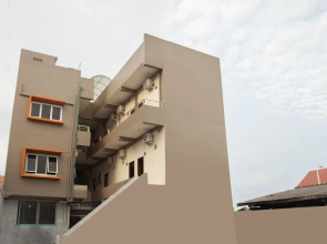 Dinda Residence by OYO Rooms