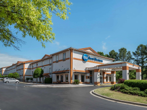 Best Western Carlton Suites