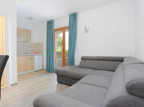 Apartments with a parking space Mastrinka, Ciovo - 18954