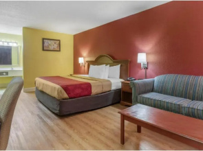 Travelers Inn Douglas By OYO US-441
