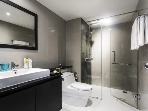 Unique Regency Hotel