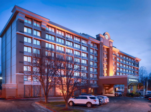 DoubleTree by Hilton Hotel Norwalk