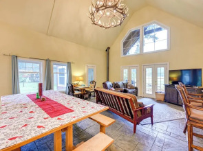 Ski, Fish & Explore: Packwood Home w/ Sauna!