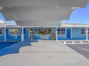 Sunrise Inn by OYO Titusville FL