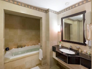 Курортный отель Medina Solaria & Thalasso