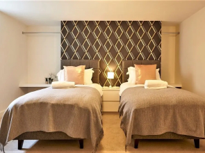 Meredith Way 2 Bedrooms Apartment