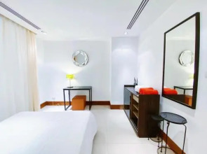 Beachfront 2br Steps To Beach In Pearl Of Naithon3