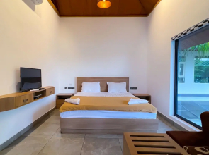 Jai Lake House