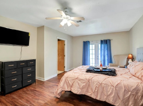Spacious 5 Beds 3 Bath Home 7 Minutes From Lsu 3 Bedroom Home by Redawning