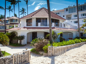 Los Corales Beach Village