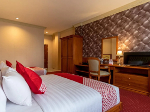 Mutiara Hijau Suites Syariah By OYO Rooms