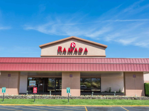Ramada Hotel & Conference Center by Wyndham Medford