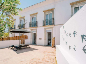 Colegio Charm House