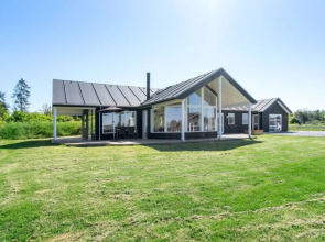 "Swarthofthi" - 1.5km from the sea in NW Jutland