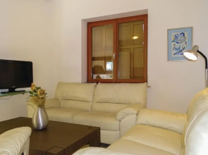Stunning Home in Pomjan With Wifi and 2 Bedrooms