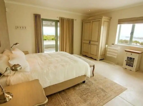 Bamboesbaai Beach House
