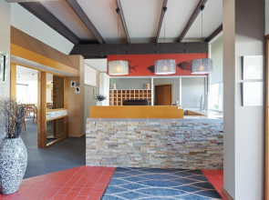 Black Dolphin Motel & Apartments