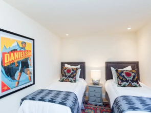 Christel - Peaceful West End Home, Downtown Telluride, Walk to Ski