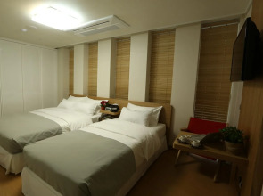 Navi Hotel Residence