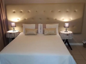 Savoy Lodge - Standard Double Room 6