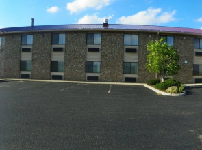 Royalton Inn & Suites