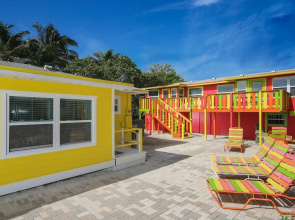 Tropical Breeze Apartment 2