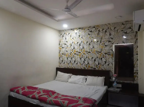 Shreenath Hotel