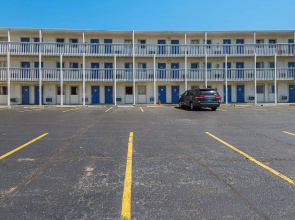 Motel 6-Blue Springs, MO