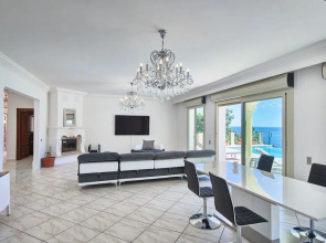 2131 Avenue de Lattre de Tassigny