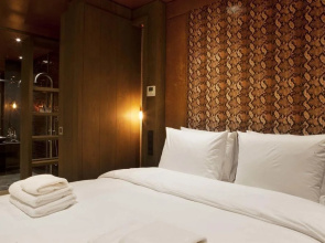 Manzo's Suites