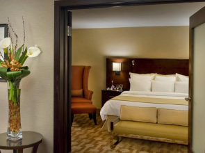 Trumbull Marriott Shelton