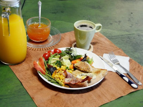 Ganderak Guesthouse - Hostel