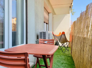 An air-conditioned "haven of peace" in the city center #CV