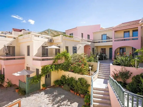 Mistrali Suites And Apartments