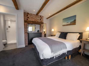 The Oak Tree Inn